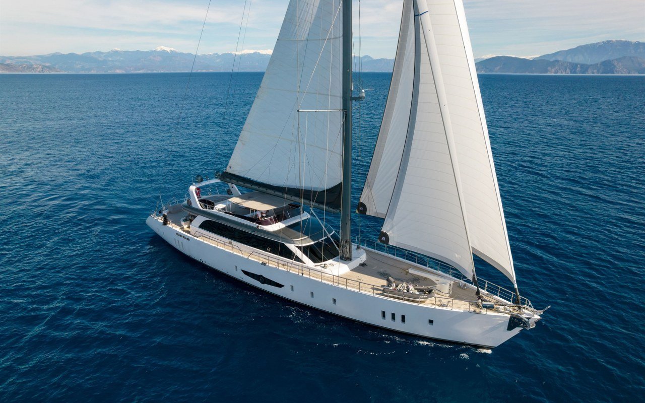 son-of-wind-gulet-8-master-2 Motorsailer Son of Wind Bodrum - Image 1